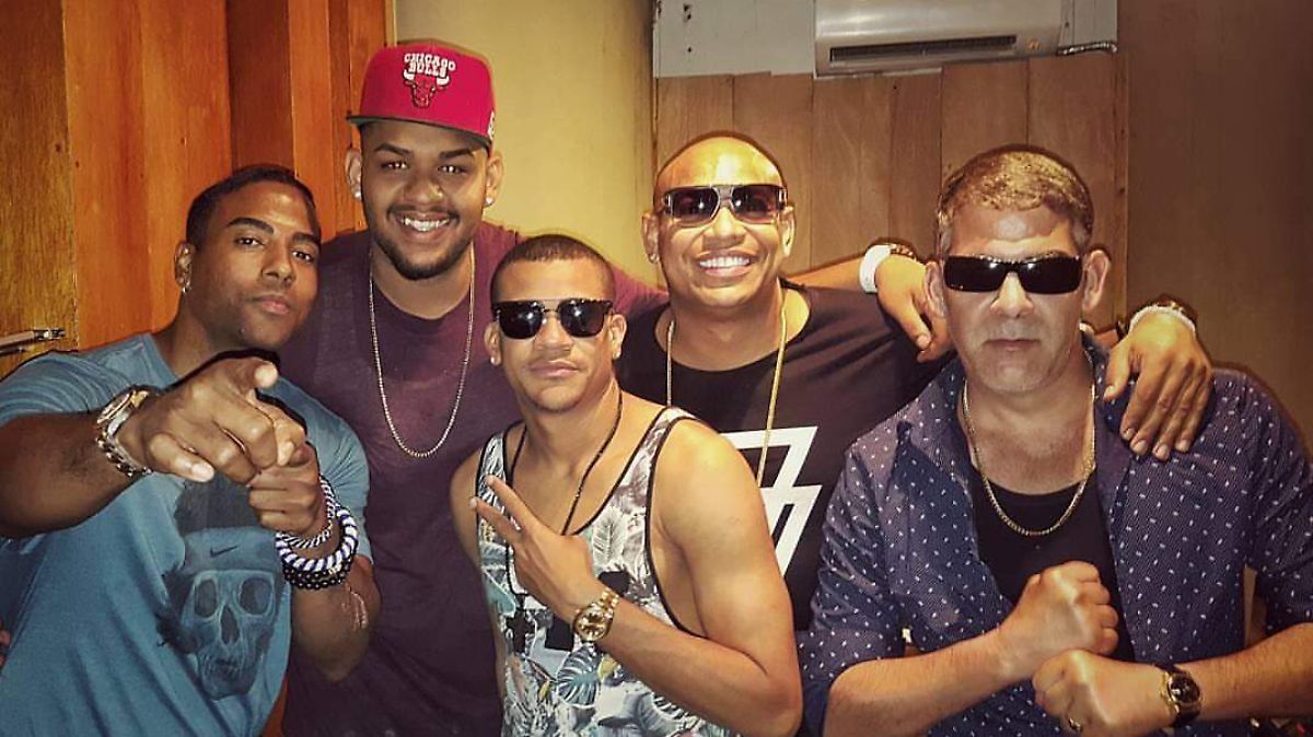 ORISHAS & GENTE DE. ZONA